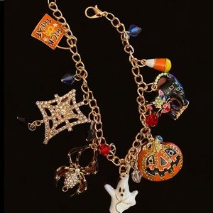 COPY - NWOT Vintage Style Halloween Charm Bracelet